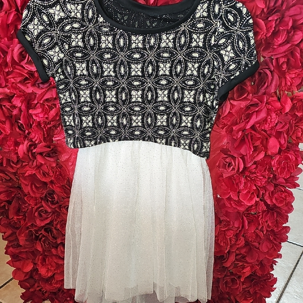 Emily West Black and Cream Formal Girls Dress Size 10 LIKE NEW - SPARKLY
